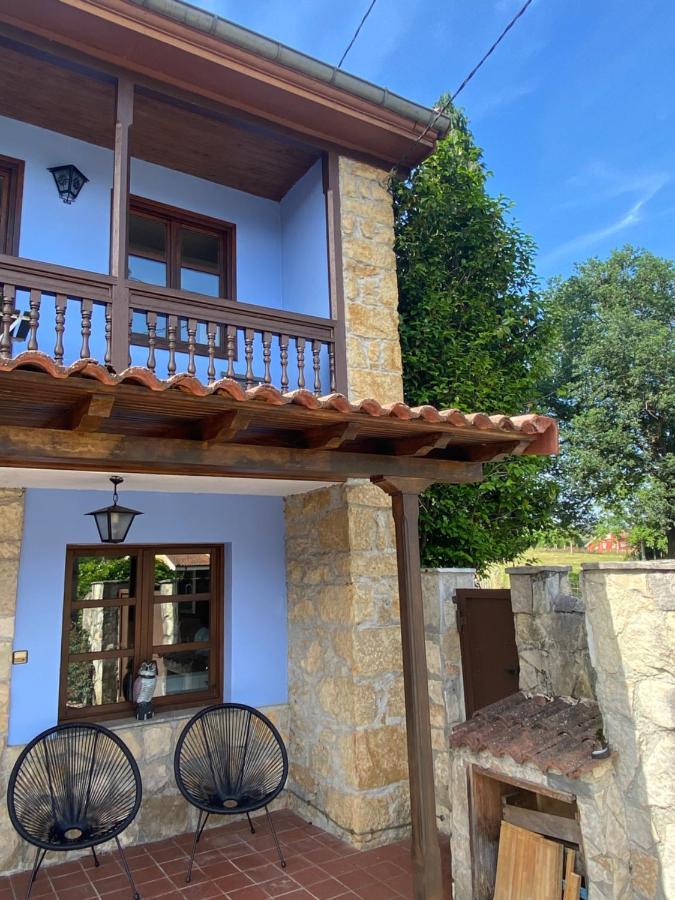 Villa Paraes Nava Exterior photo