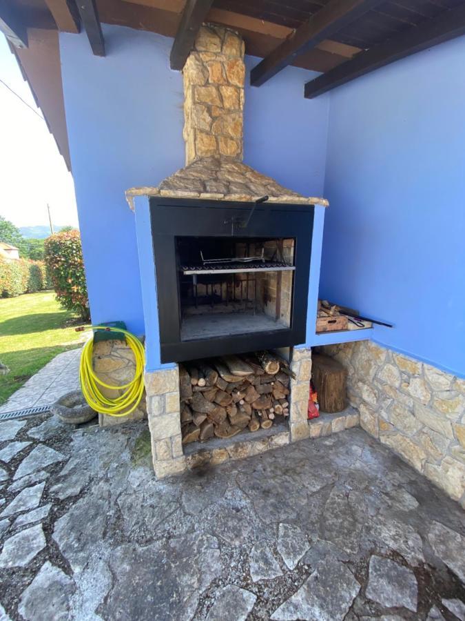 Villa Paraes Nava Exterior photo