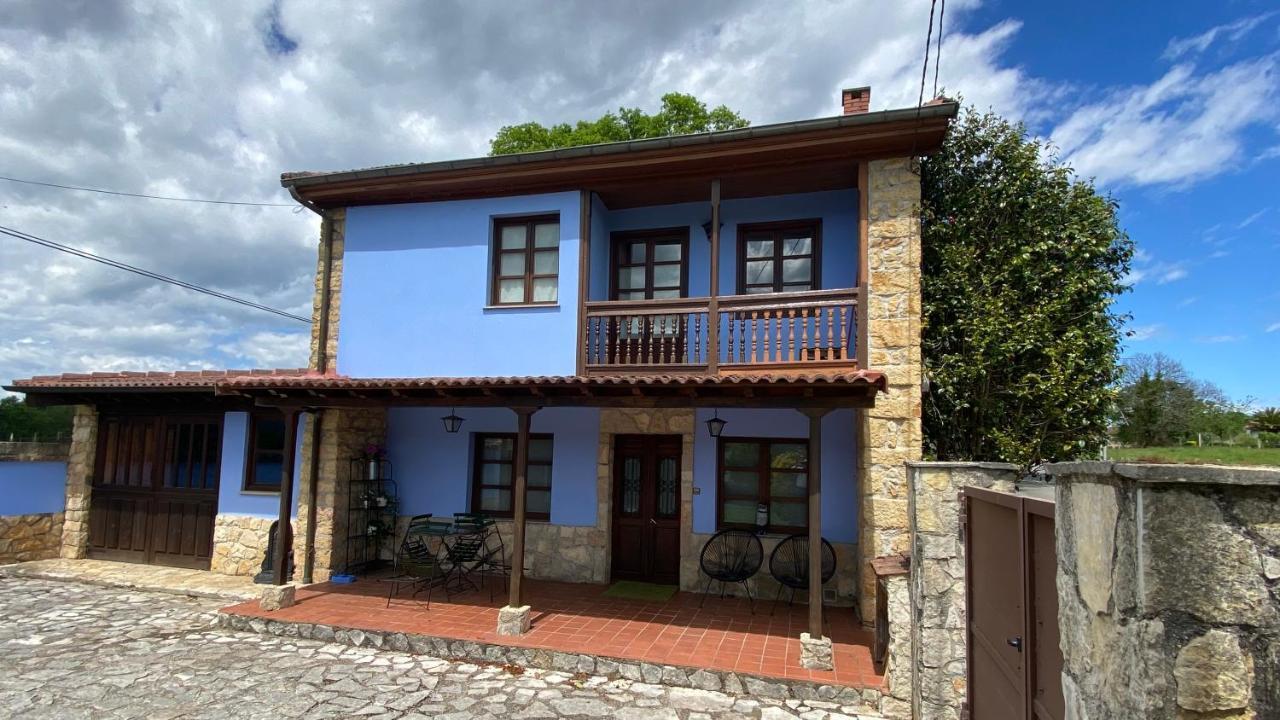 Villa Paraes Nava Exterior photo